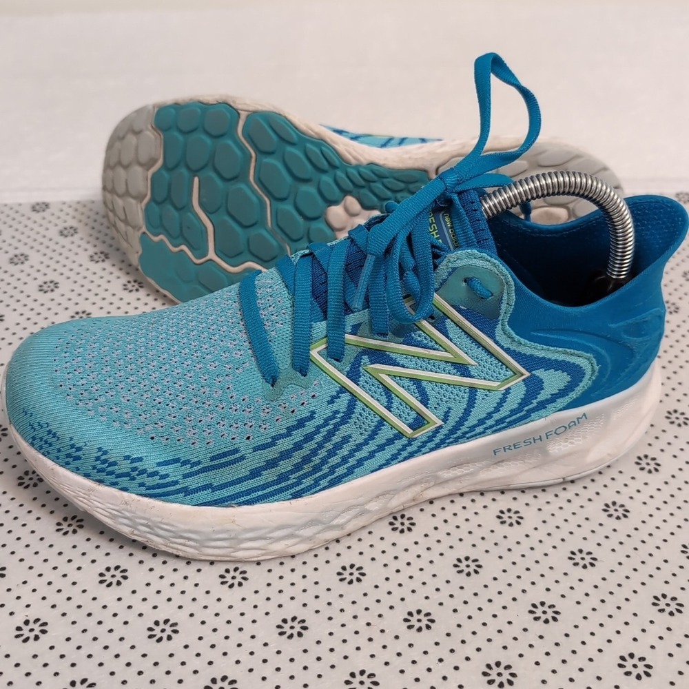 New Balance Womens Fresh Foam Running Shoe Virtual Sky Bleached Lime Glo Sz 10 B